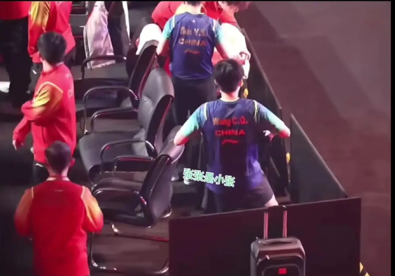 西亚卡姆重返赛场，反败为胜首场状态出色，勇士观众沸腾！的简单介绍-爱游戏下载